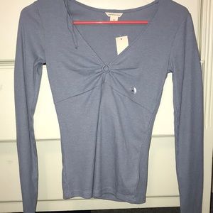long sleeve v neck shirt